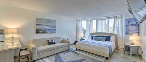 Panama City Beach Vacation Rental Studio | 1BA | Step-Free (Elevator) Access