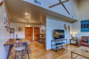 Welcome to Hot Springs Hideaway!