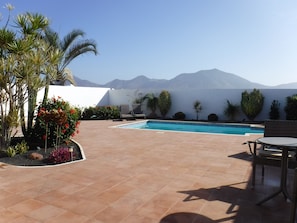 Large garden with wonderful mountain views