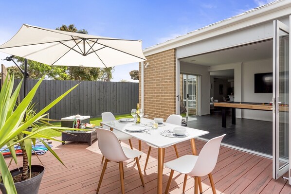Outdoor dining