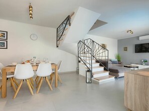 Furniture, Picture Frame, Table, Property, Building, Wood, Lighting, Chair, Interior Design, Floor