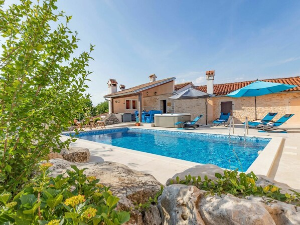 Propriété, Piscine, Bâtiment, Maison, Immobilier, Vacances, Villa, Biens, Domicile, Recours