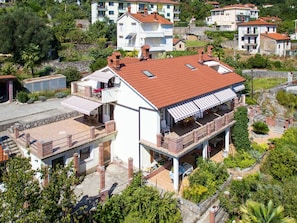 Roof, Residential Area, Property, Neighbourhood, Town, Building, House, Human Settlement, Real Estate, Aerial Photography