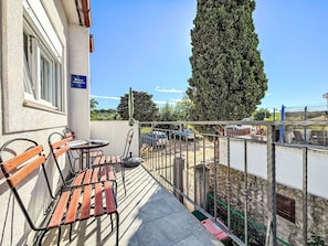 Apartment, Handrail, Balcony, Fence, Stairs