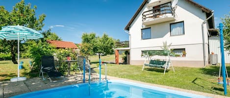 Des Loisirs, Loisir, Chalet, Cour, Pelouse, Villa, Arrière-Cour, Piscine, Vacances, Recours