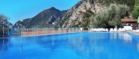 Schwimmbad, Blau, \"Stadt, Himmel, Azurblau, Urlaub, Ferienort, Wasser, Berg, Resort