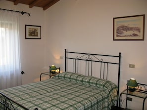 Eigentum, Möbel, GebÀude, Komfort, Bilderrahmen, Bettrahmen, Holz, Textil, Interior Design, Fussboden