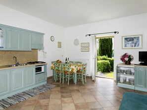 Eigentum, Zimmer, Möbel, Gebäude, Fussboden, Küche, Haus, Interior Design, Gelb, Zuhause