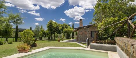 Propiedad, Piscina, Bienes Raíces, Barrio Residencial, Inmuebles, Paisaje Natural, Casa, Casa, Tiempo De Día, Edificio