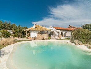 L'Eau, Ciel, Nuage, Bâtiment, Plante, Bleu Azur, Arbre, Paysage Naturel, Maison, Piscine