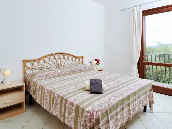 Gebäude, Möbel, Eigentum, Fenster, Komfort, Bettrahmen, Interior Design, Pflanze, Bett, Holz