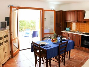 Zimmer, Möbel, Küche, Eigentum, Cabinetry, Countertop, Gebäude, Haus, Zuhause, Interior Design