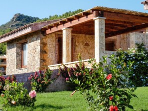 Maison, Propriété, Bâtiment, Domicile, Zone Rurale, Fleur, Chalet, Jardin, Immobilier, Architecture