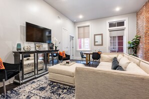 Open concept living and dining area with ample comfortable seating for you and your guests. 58" Samsung Smart 4K TV that allows for streaming from your favorite apps, along with the DIRECTV Entertainment.