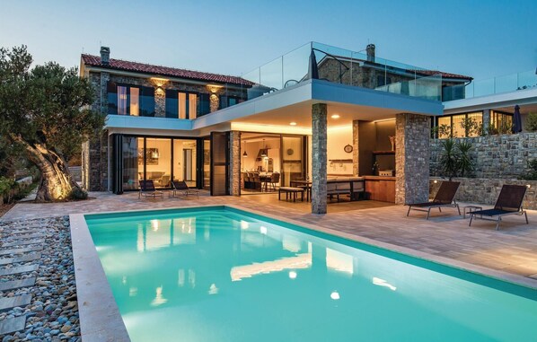 pool