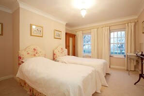 The Cream Room with twin beds