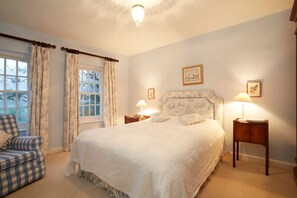 The Blue Room with kingsize bed