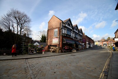 Lymm Village Apartment