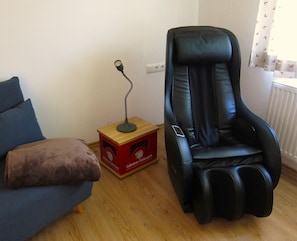 Ferienwohnung Schlafende Hexe,1-2 Pers., 43 m², SZ,WZ, Küche,Du/WC-Massagesessel