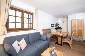 Nr. 2 Ferienwohnung Funtensee für 2 Pers., ca. 55 m², Terrasse-Wohnbereich