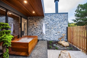 Private spa tub