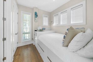 Winston At Rosemary Carriage | Rosemary Beach | Queen Bed | Sleeps 2