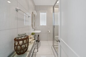Winston at Rosemary Carriage | Walk-In Shower | Single Vanity