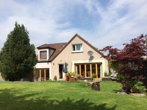 Rear exterior and private enclosed south facing garden