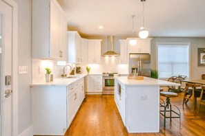 Large, spacious kitchen island. Plenty of room to make the perfect meal!