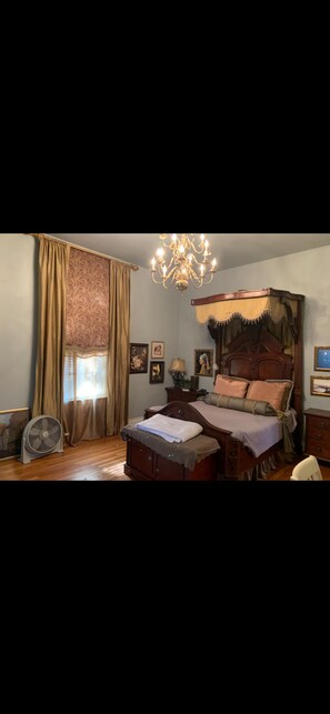 Master bedroom with Tester 1/2 canopy Queen bed. 