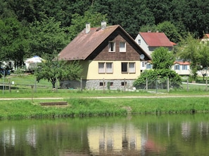 Water, Plant, Building, Nature, House, Botany, Natural Landscape, Tree, Lake, Vegetation