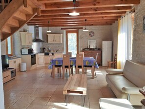 Tabelle, Eigentum, Möbel, Couch, Holz, Fussboden, Flooring, Strahl, Hartholz, Wohnzimmer