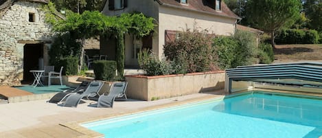 Agua, Planta, Edificio, Propiedad, Verde, Azur, Piscina, Cielo, Arquitectura, Árbol