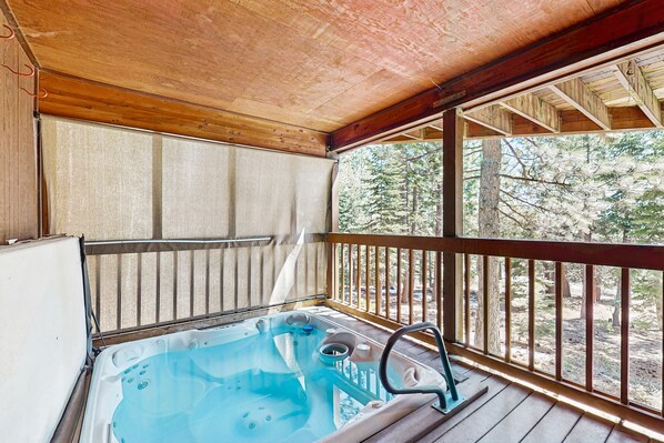 Indoor spa tub