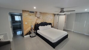 Master Suite - King bed - separate climate control - LARGE 23 x 14 ft room