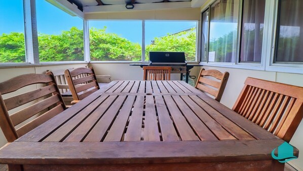 Seating for 6. Property sleeps 5