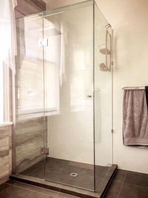 Ensuite Shower