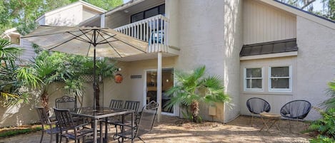 Grill out & entertain on your Private Courtyard