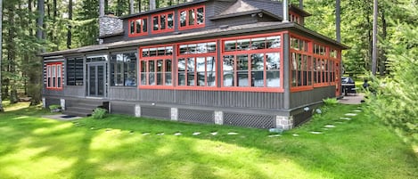 Home facing Lake Minocqua