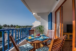 Holiday accommodation with terrace in Majorca near the beach 
