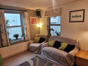 Sitting Room Lounge area