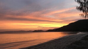 1 Bright Point Apartment 2303 -Magnetic Island Sunset