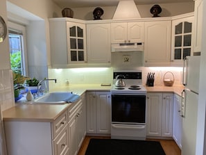 Full Kitchen