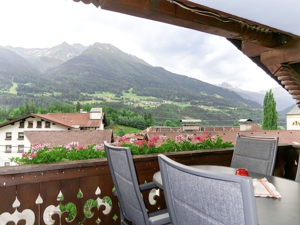 Sky, Cloud, Property, Mountain, Plant, Building, Nature, Leaf, Flowerpot, Wood