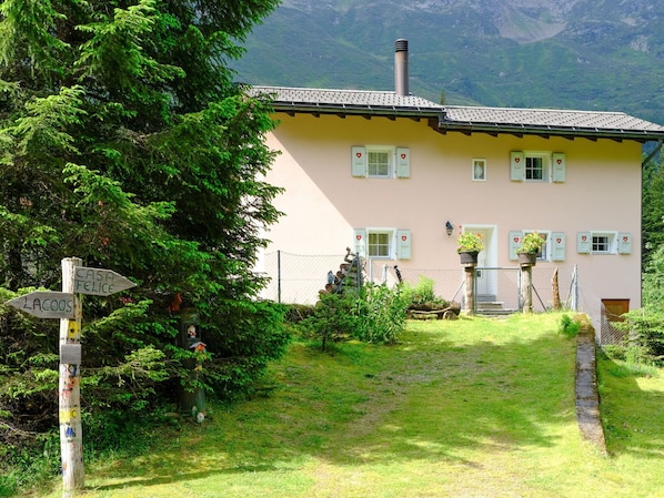 Planta, Propiedad, Edificio, Ventana, Casa, Árbol, Paisaje Natural, El Terreno Del Lote, Vegetación, Hierba