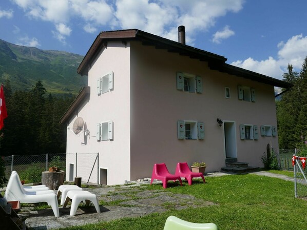 Property, House, Cottage, Home, Building, Farmhouse, Real Estate, Land Lot, Facade, Villa