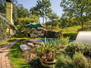 Garten, Vegetation, Eigentum, Natürliche Landschaft, Gras, Garten, Botanischer Garten, Haus, Botanik, Zuhause