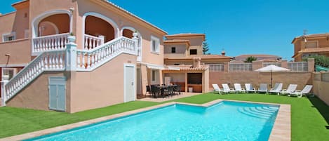 Property, Building, Real Estate, Swimming Pool, House, Estate, Villa, Home, Residential Area, Mansion