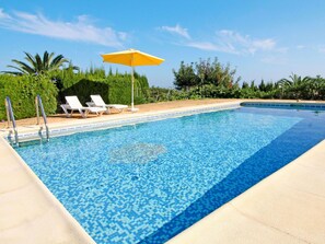 L'Eau, Ciel, Propriété, Bâtiment, Plante, Piscine, Nuage, Ombre, Bleu Azur, Arbre