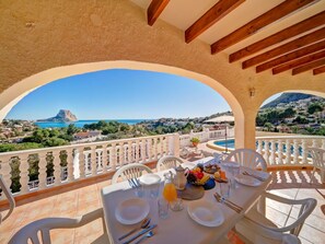 Table, Tableware, Furniture, Property, Sky, Chair, Azure, Plant, Outdoor Furniture, Interior Design